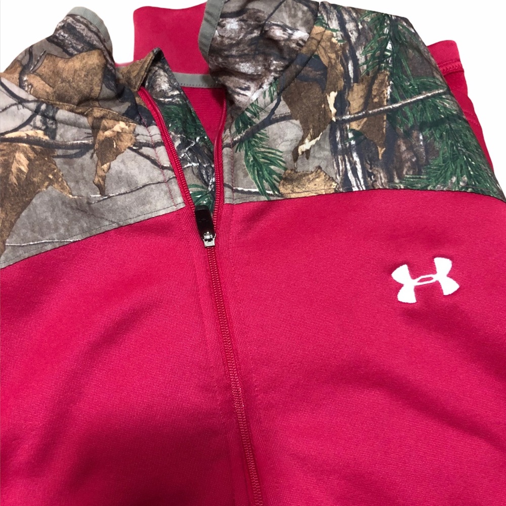 EUC Under Armour Camo Front Pocket Pullover 2XL